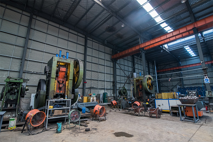 海城网架配件-锥头加工车间